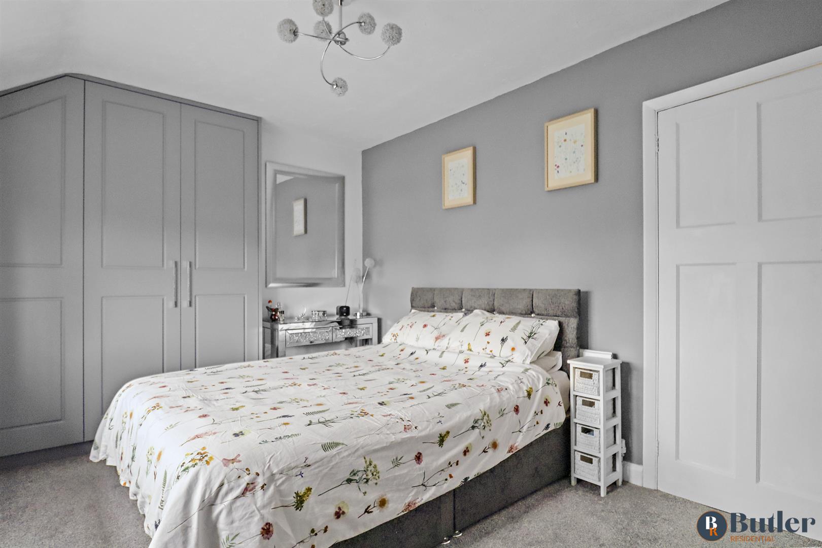 3 bed semi-detached house for sale in Queens Road, Sandy 13