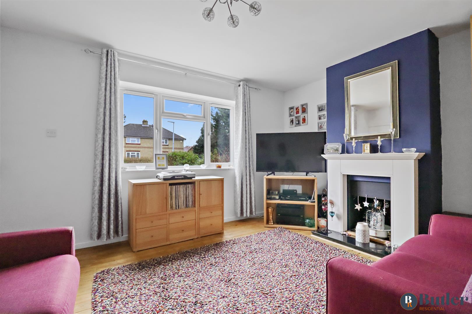 3 bed semi-detached house for sale in Queens Road, Sandy  - Property Image 2