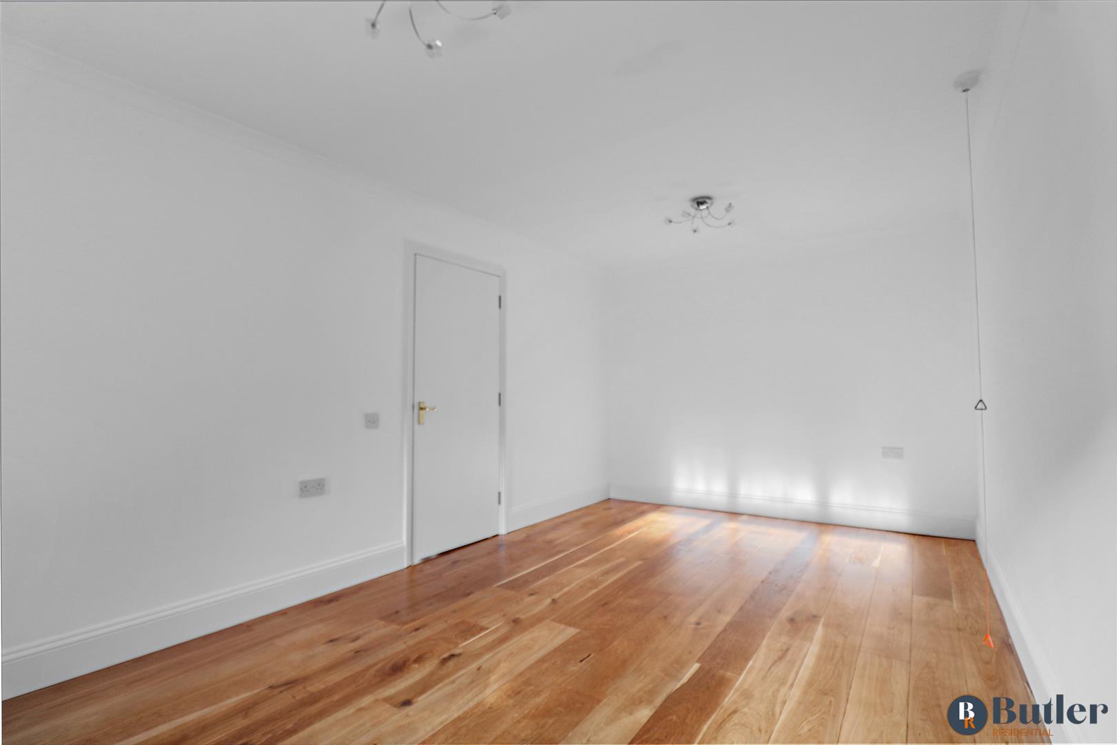 2 bed retirement property for sale in The Mews, Letchworth Garden City 3