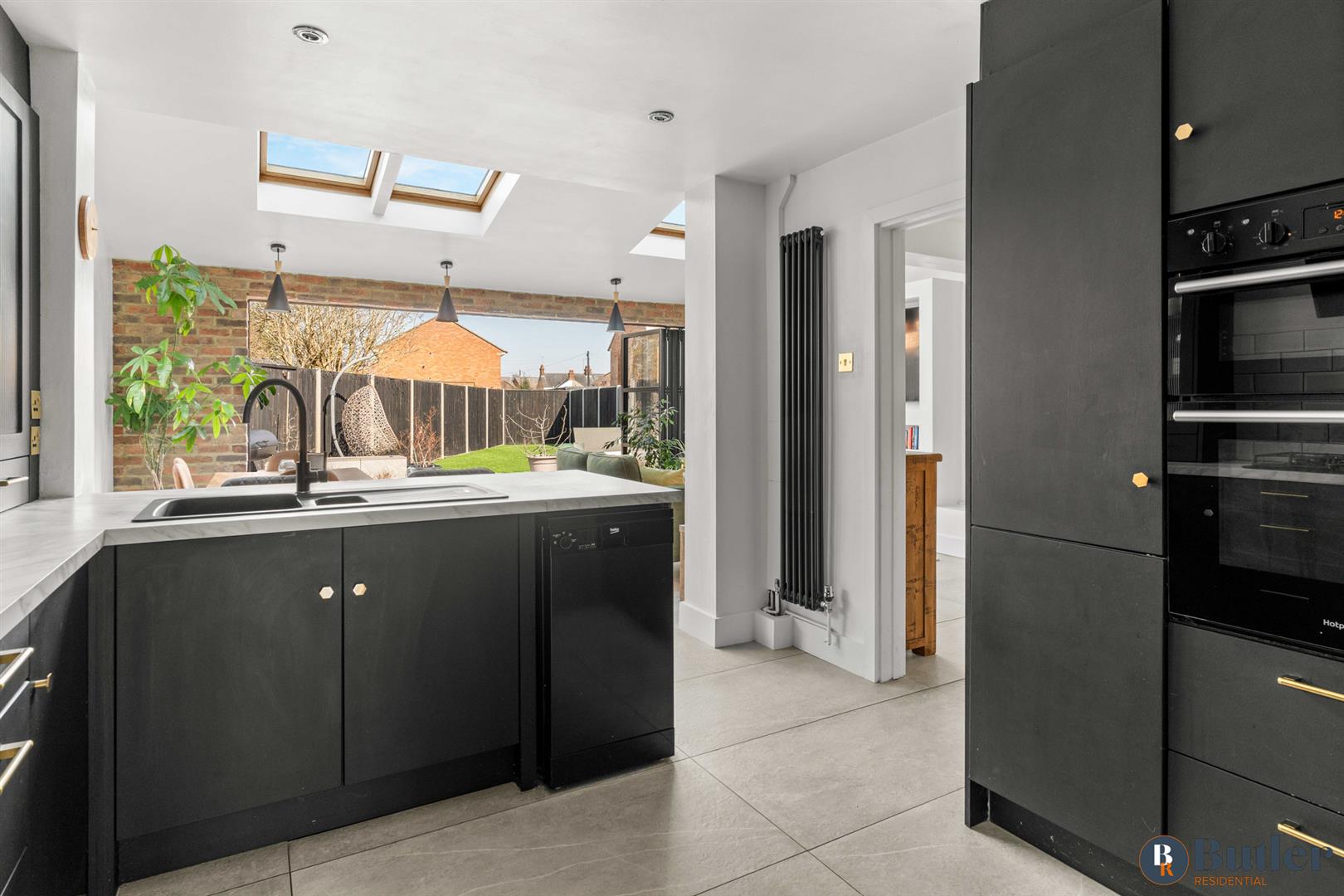 3 bed end of terrace house for sale in Jubilee Road, Stevenage 8