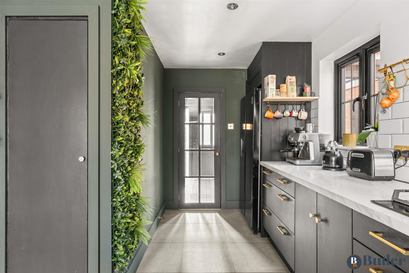 3 bed end of terrace house for sale in Jubilee Road, Stevenage 5