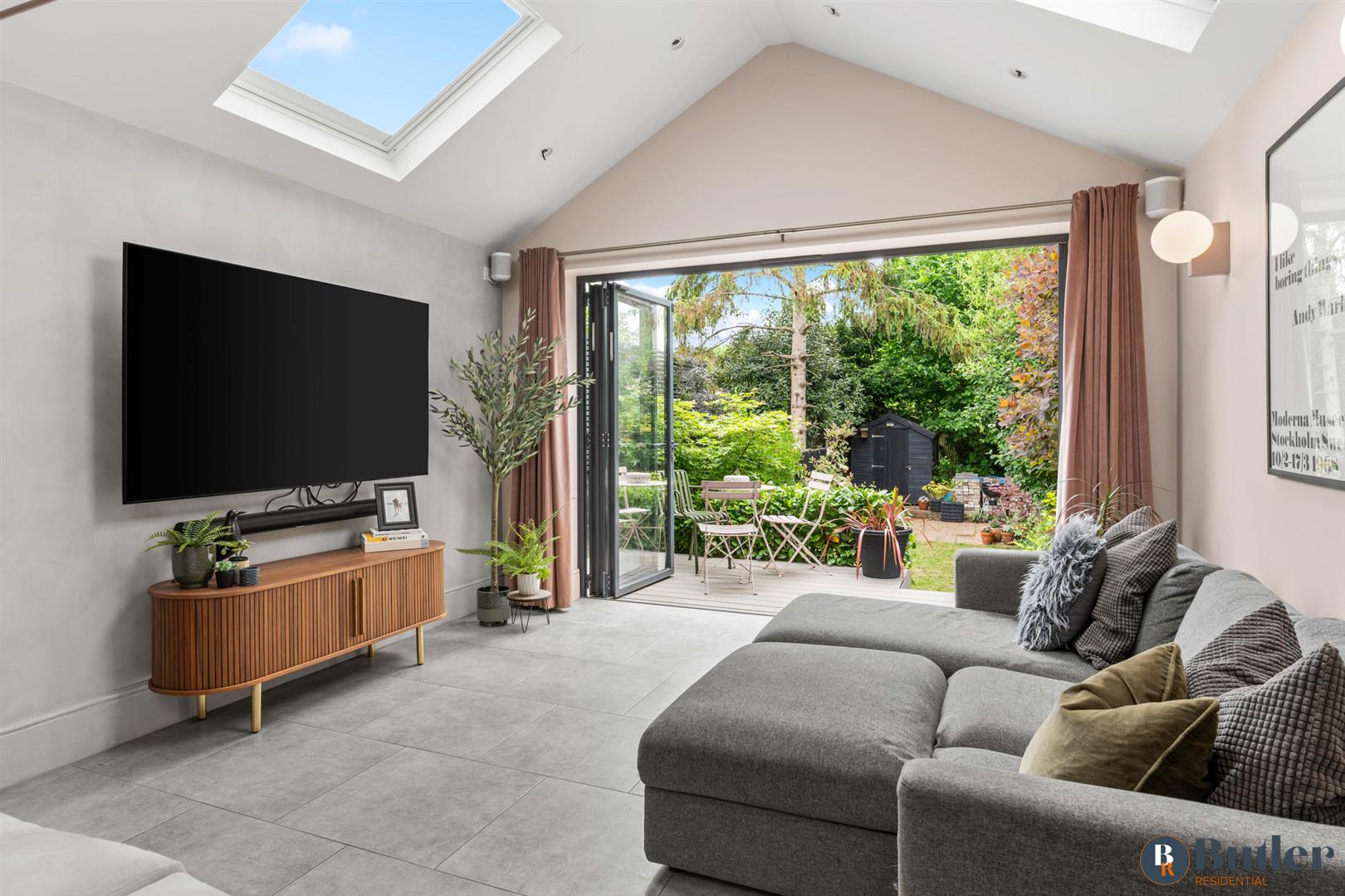 3 bed semi-detached house for sale in Oughton Head Way, Hitchin 14