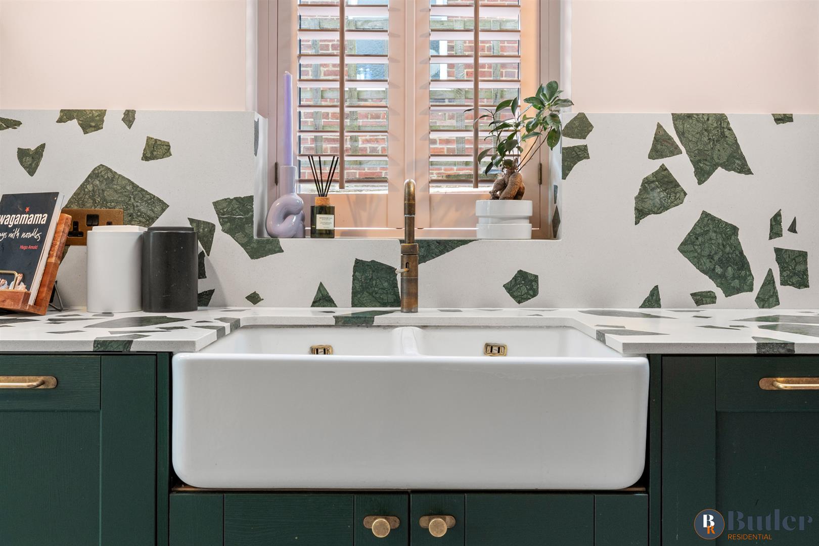 3 bed semi-detached house for sale in Oughton Head Way, Hitchin 4