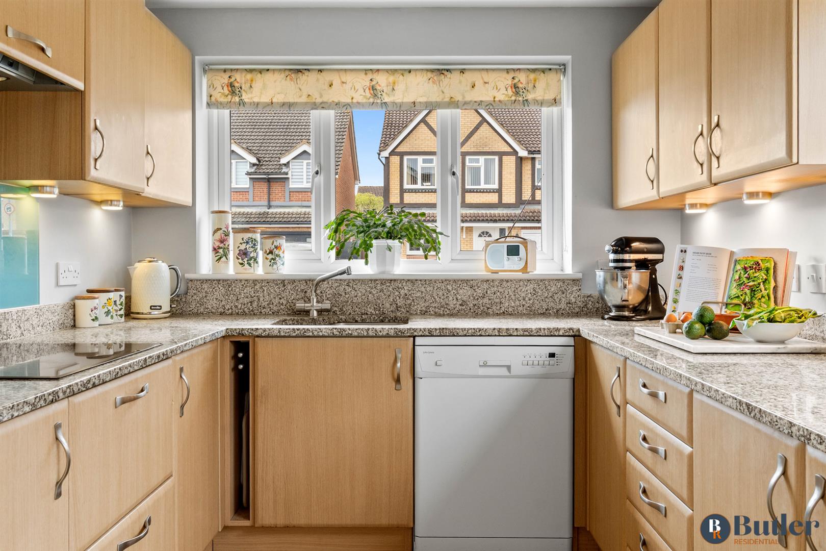 4 bed detached house for sale in Minerva Close, Stevenage 14