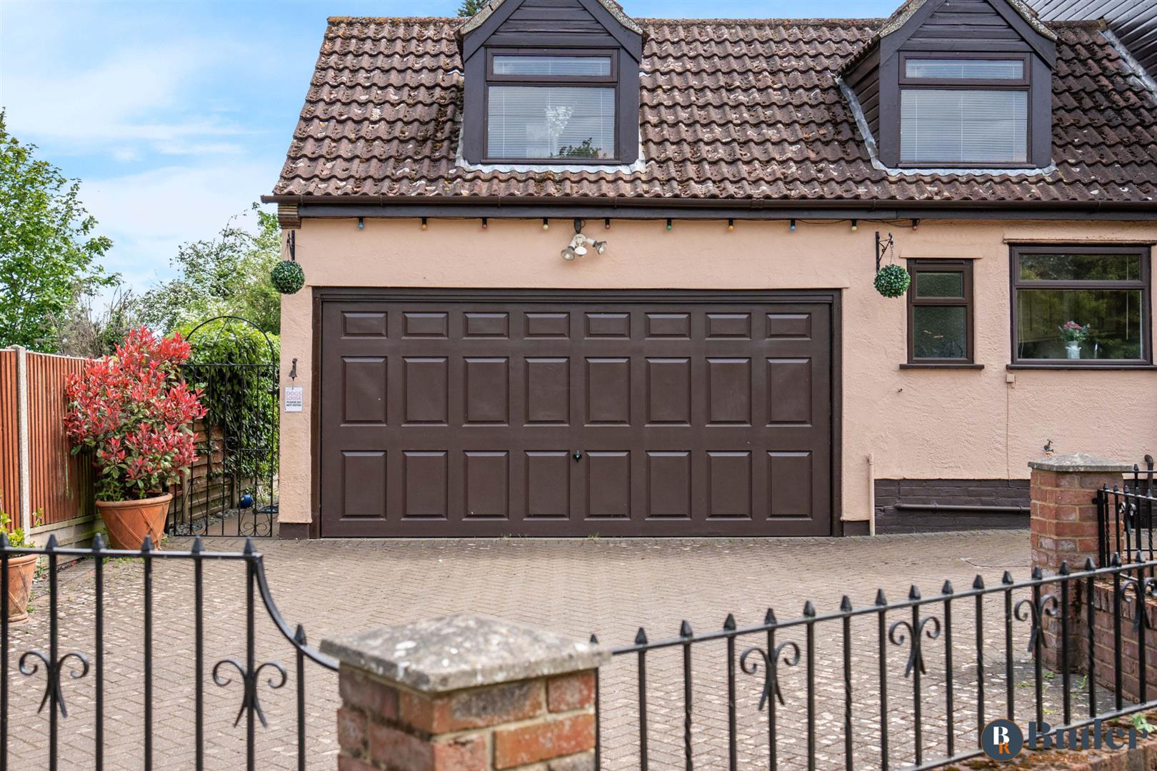 3 bed semi-detached house for sale in Stringers Lane, Aston  - Property Image 61