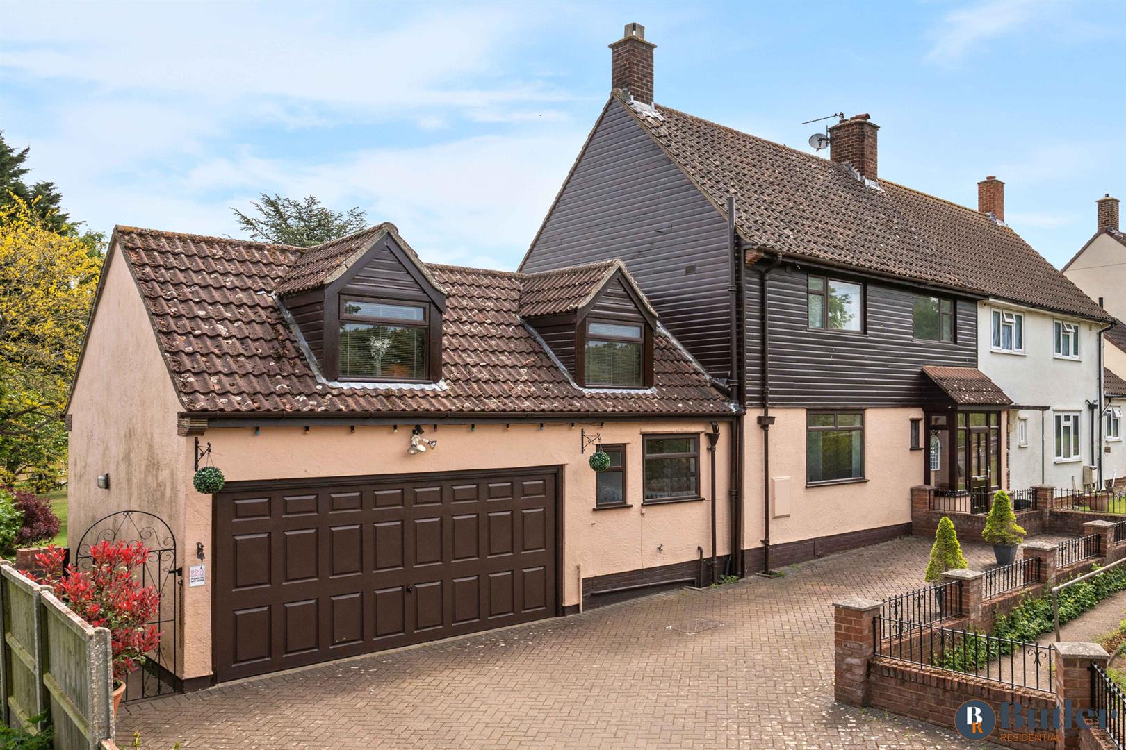3 bed semi-detached house for sale in Stringers Lane, Aston  - Property Image 1