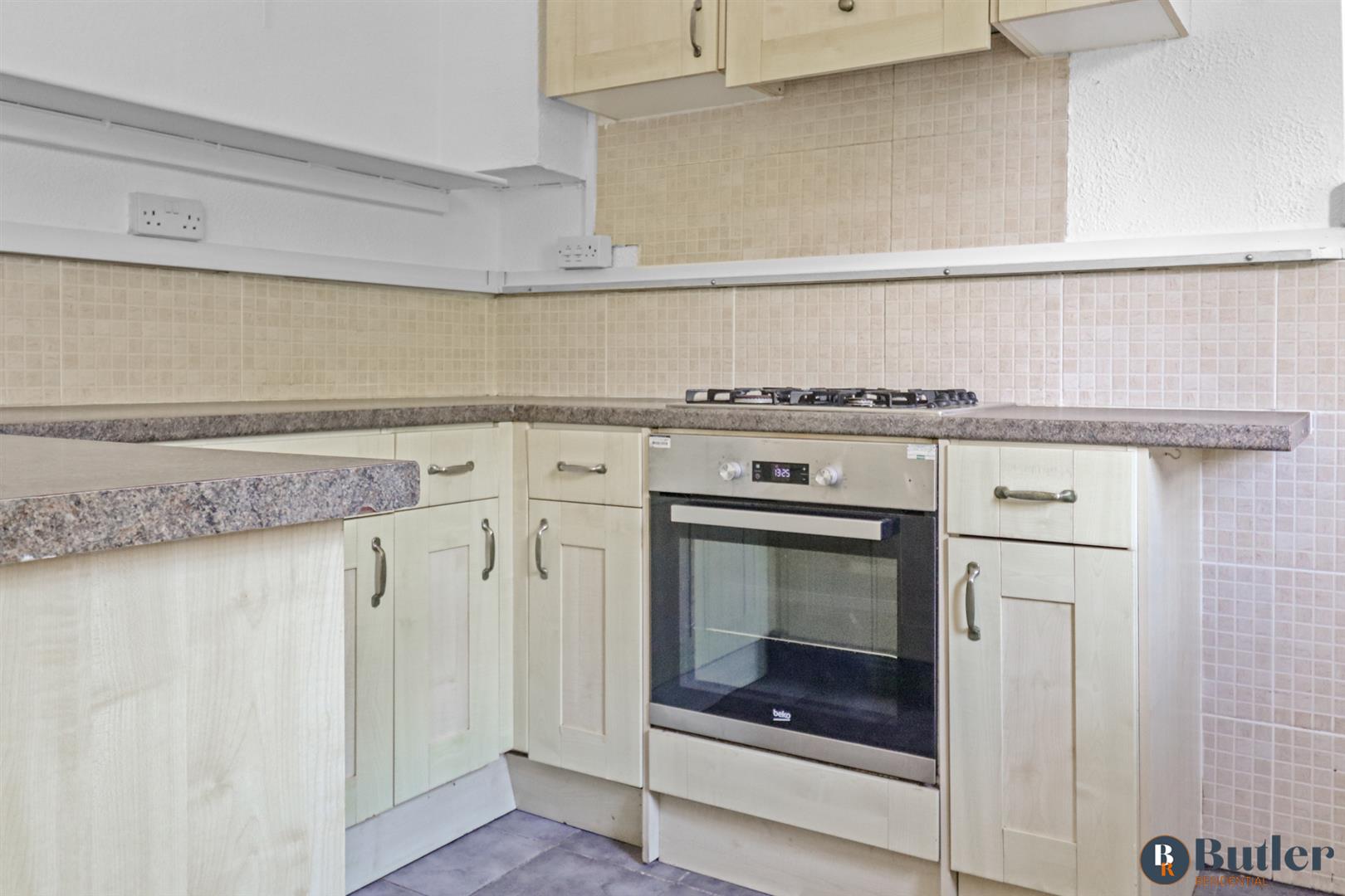 4 bed semi-detached house for sale in Shaftesbury Avenue, Bedford 12