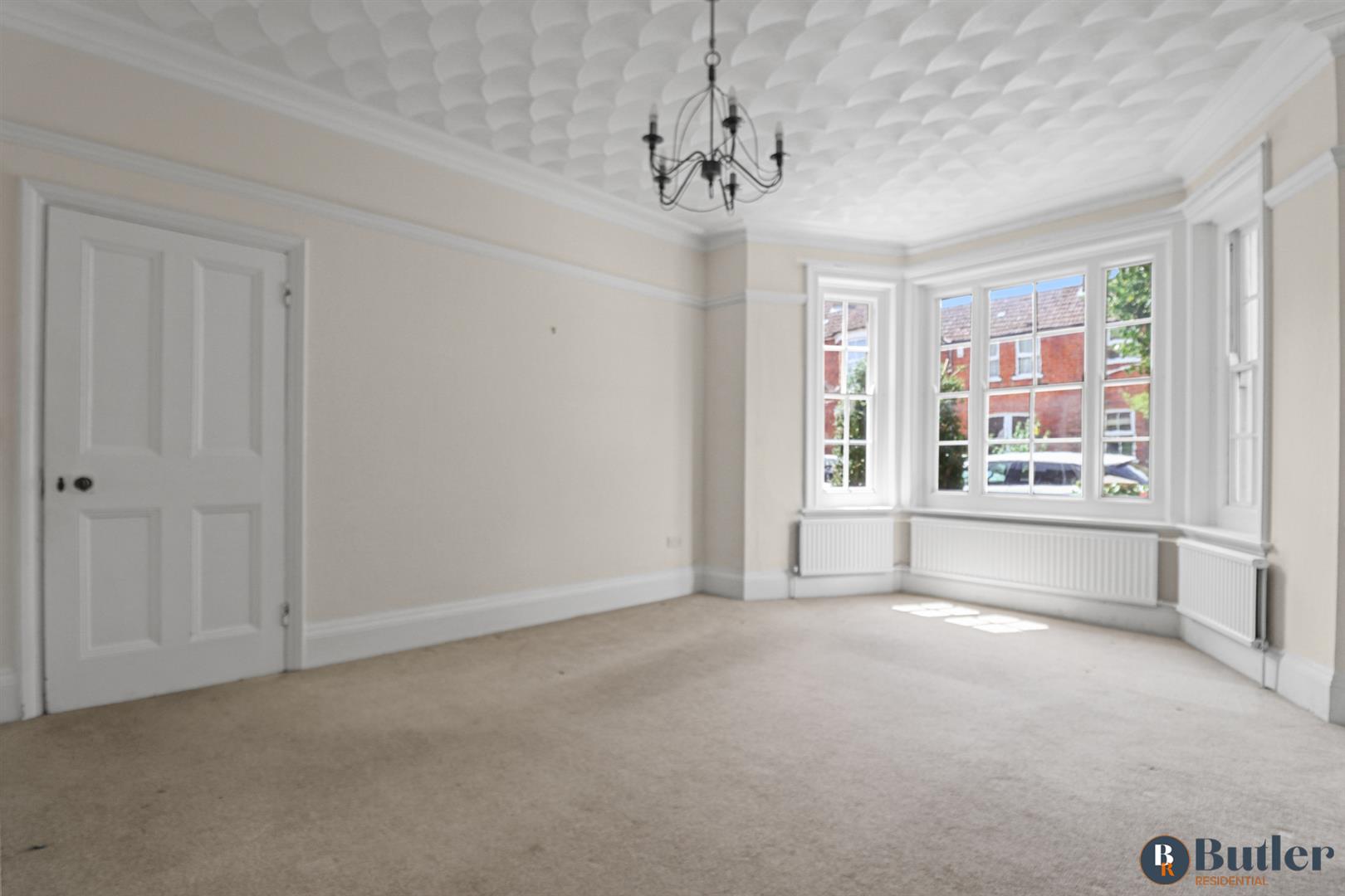 4 bed semi-detached house for sale in Shaftesbury Avenue, Bedford 5