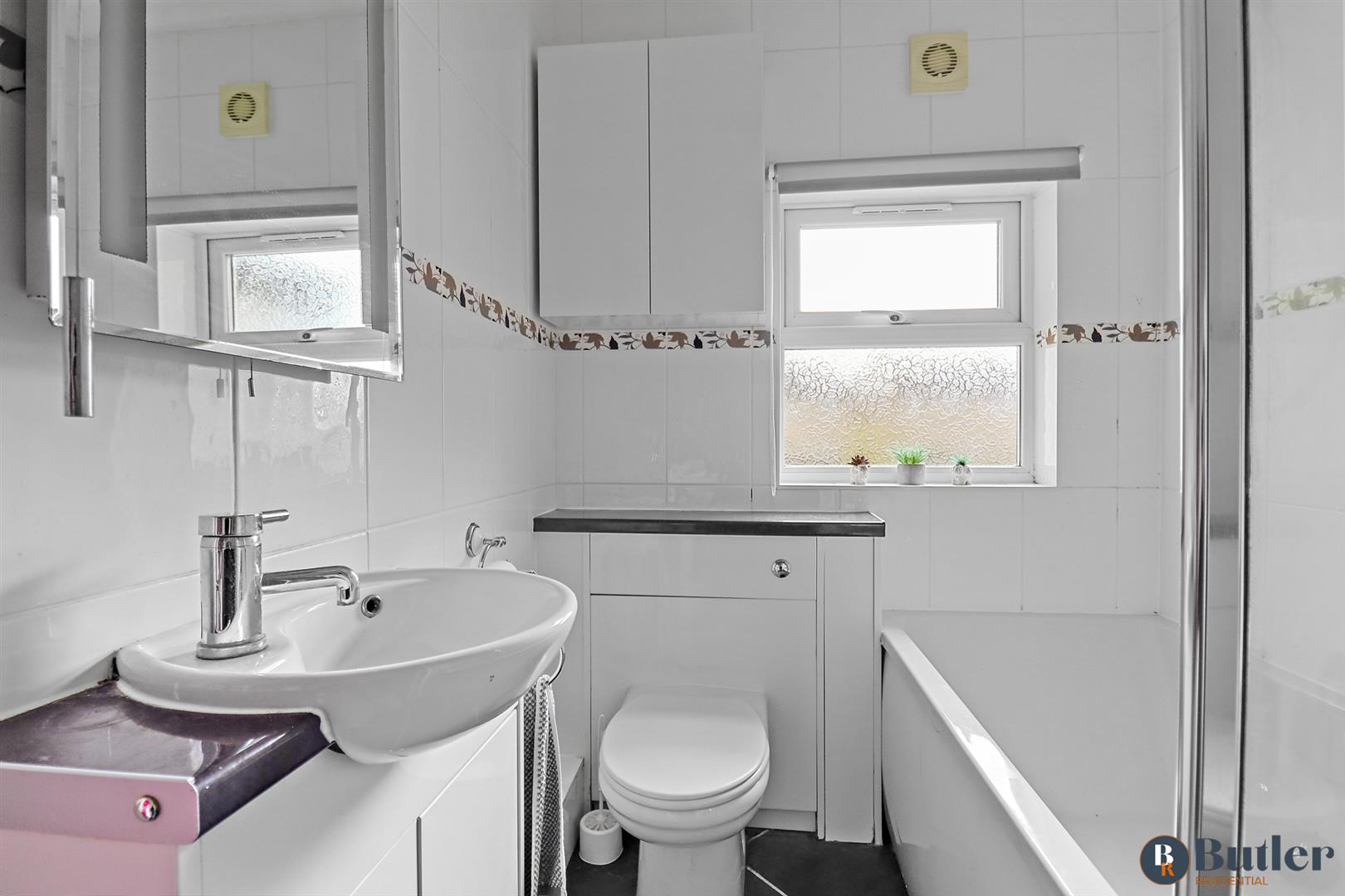 2 bed terraced house for sale in Common Road, Hitchin  - Property Image 16