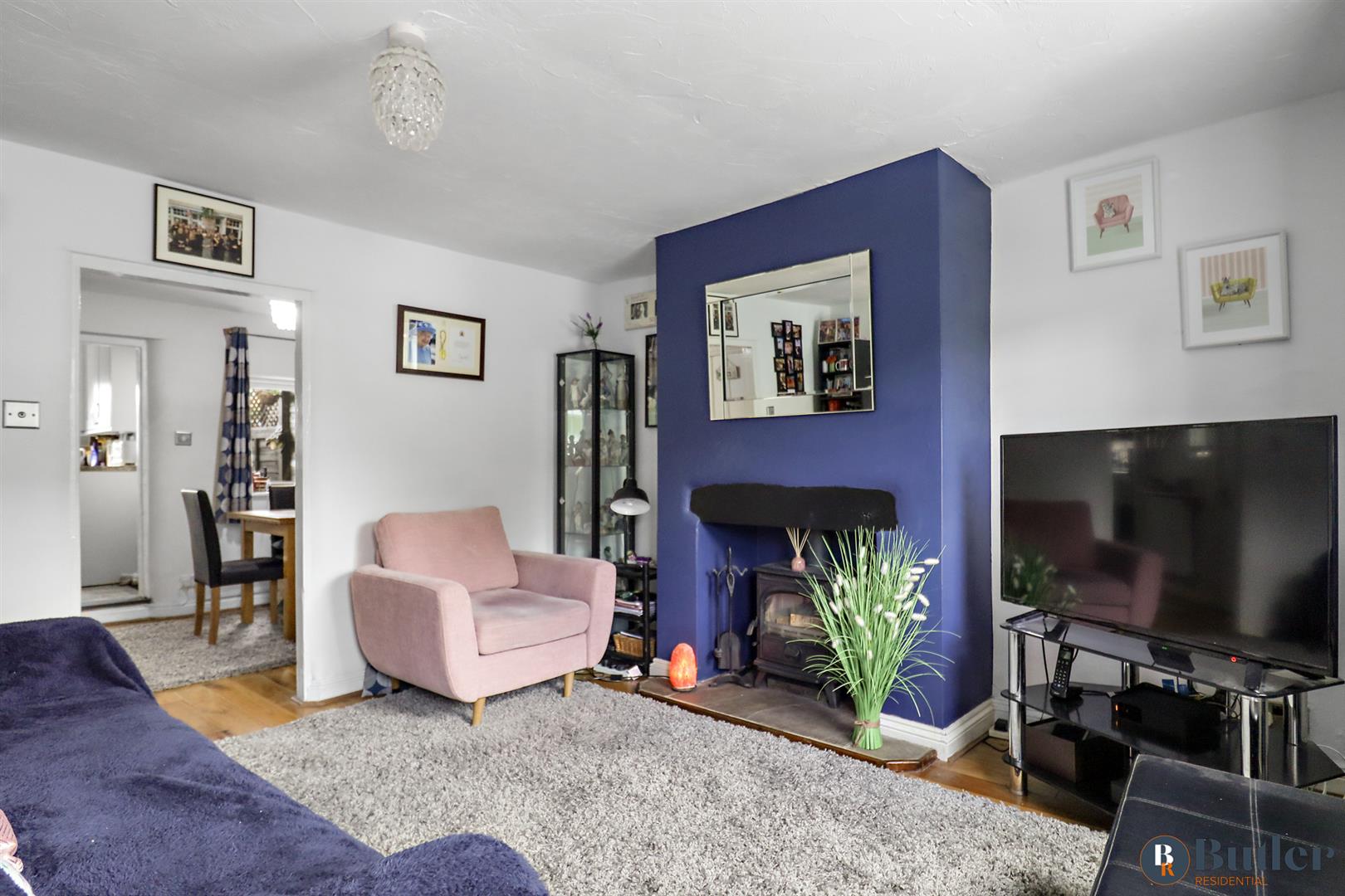 2 bed terraced house for sale in Common Road, Hitchin 1