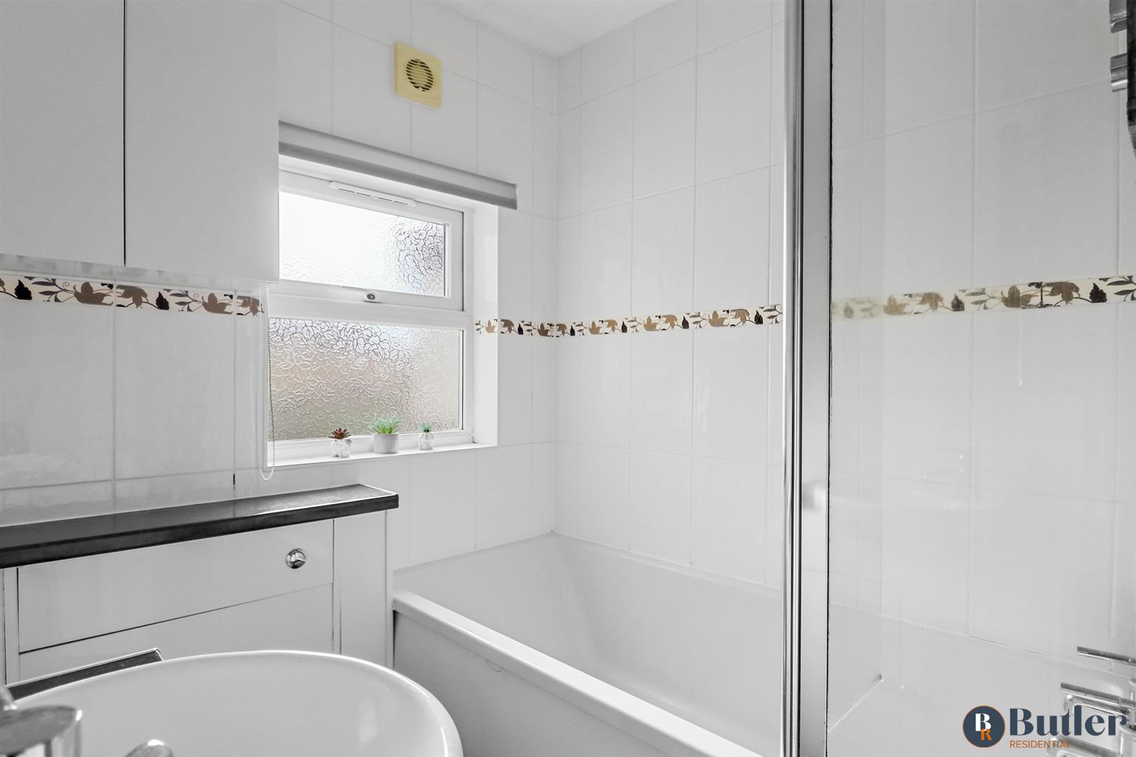2 bed terraced house for sale in Common Road, Hitchin  - Property Image 17