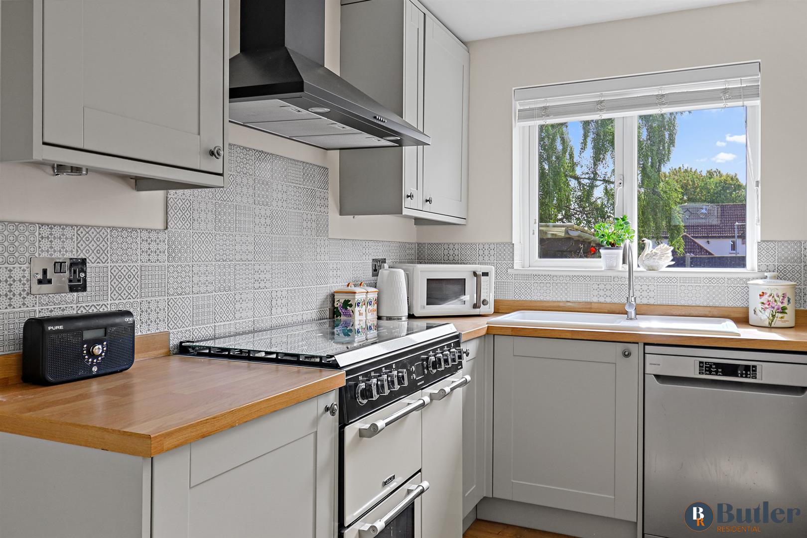 4 bed detached house for sale in Chalkdown, Stevenage 12