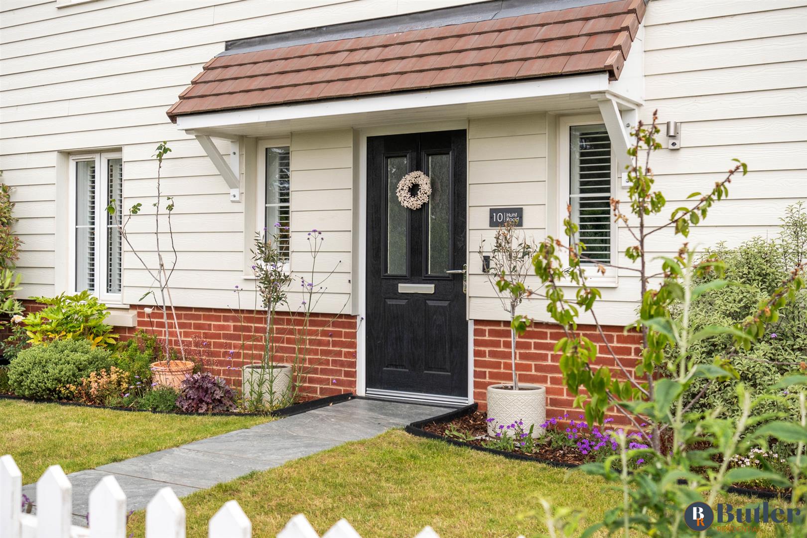 4 bed detached house for sale in Hunt Road, Biggleswade  - Property Image 2