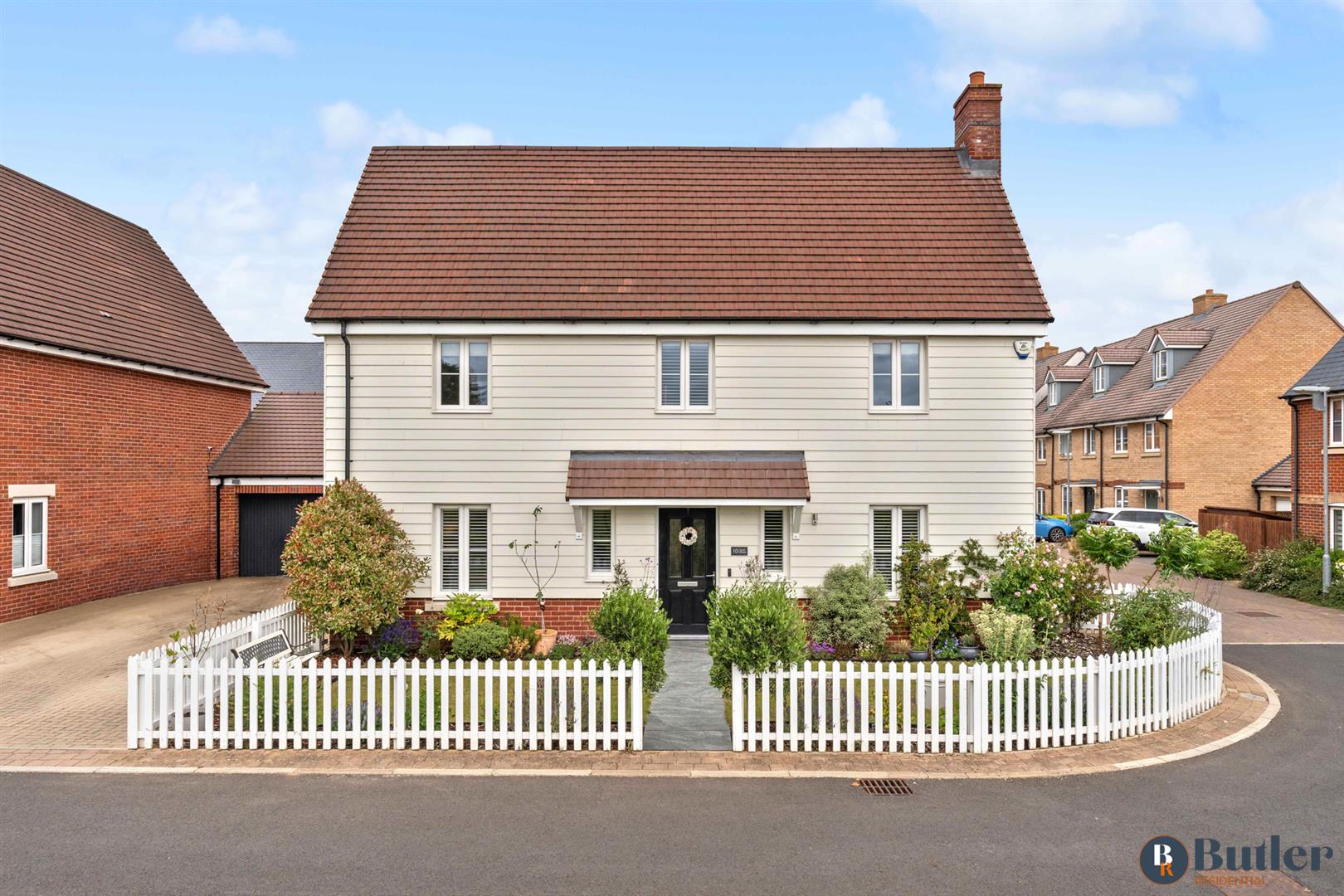 4 bed detached house for sale in Hunt Road, Biggleswade  - Property Image 1