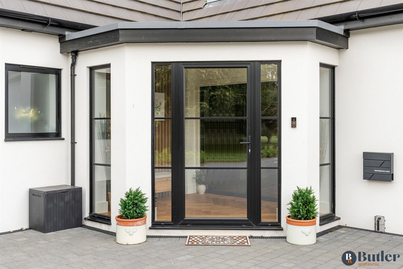 5 bed detached house for sale in Wintringham, St. Neots 1