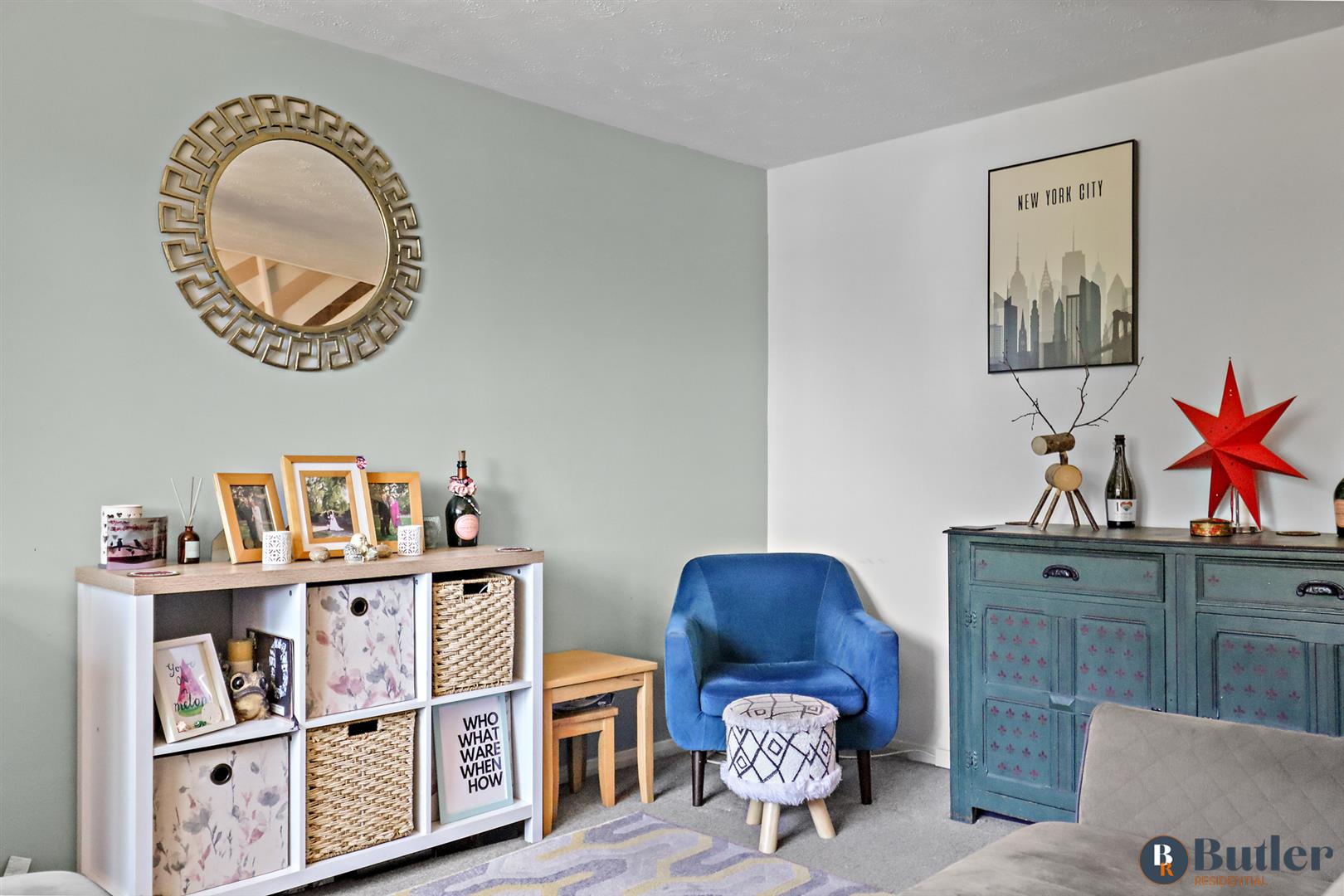 3 bed house for sale in Church Field, Ware 2