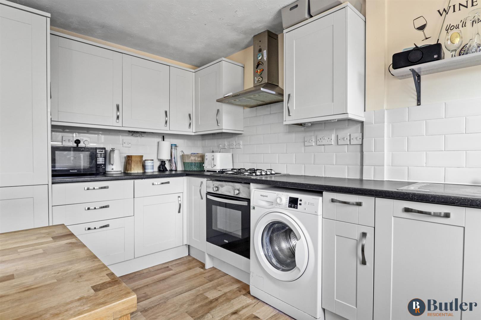 3 bed house for sale in Church Field, Ware 8