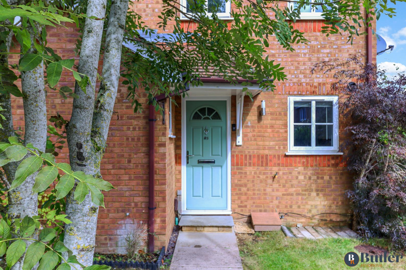3 bed end of terrace house for sale in Morecambe Close, Stevenage  - Property Image 2