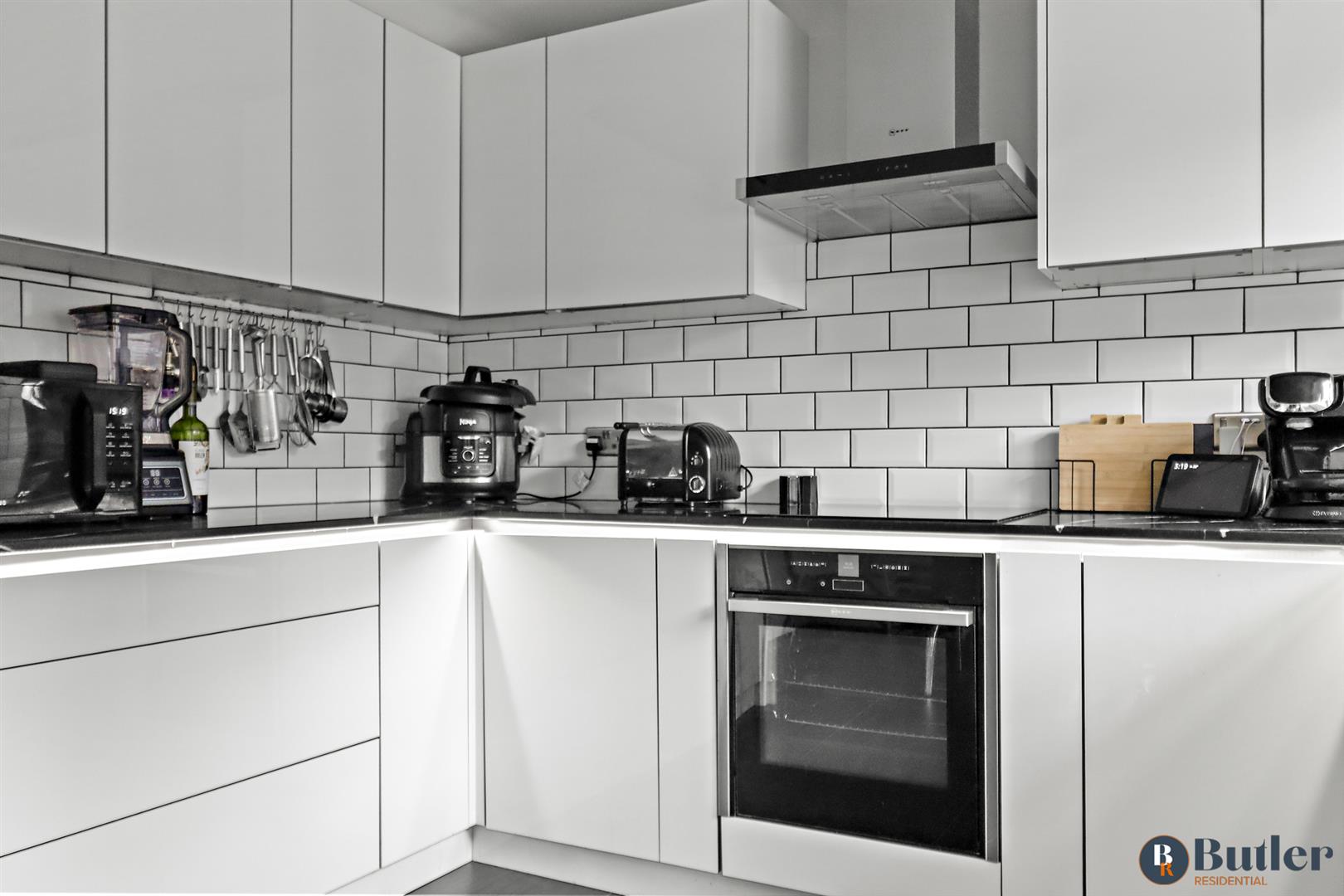 3 bed end of terrace house for sale in Chagny Close, Letchworth Garden City 10