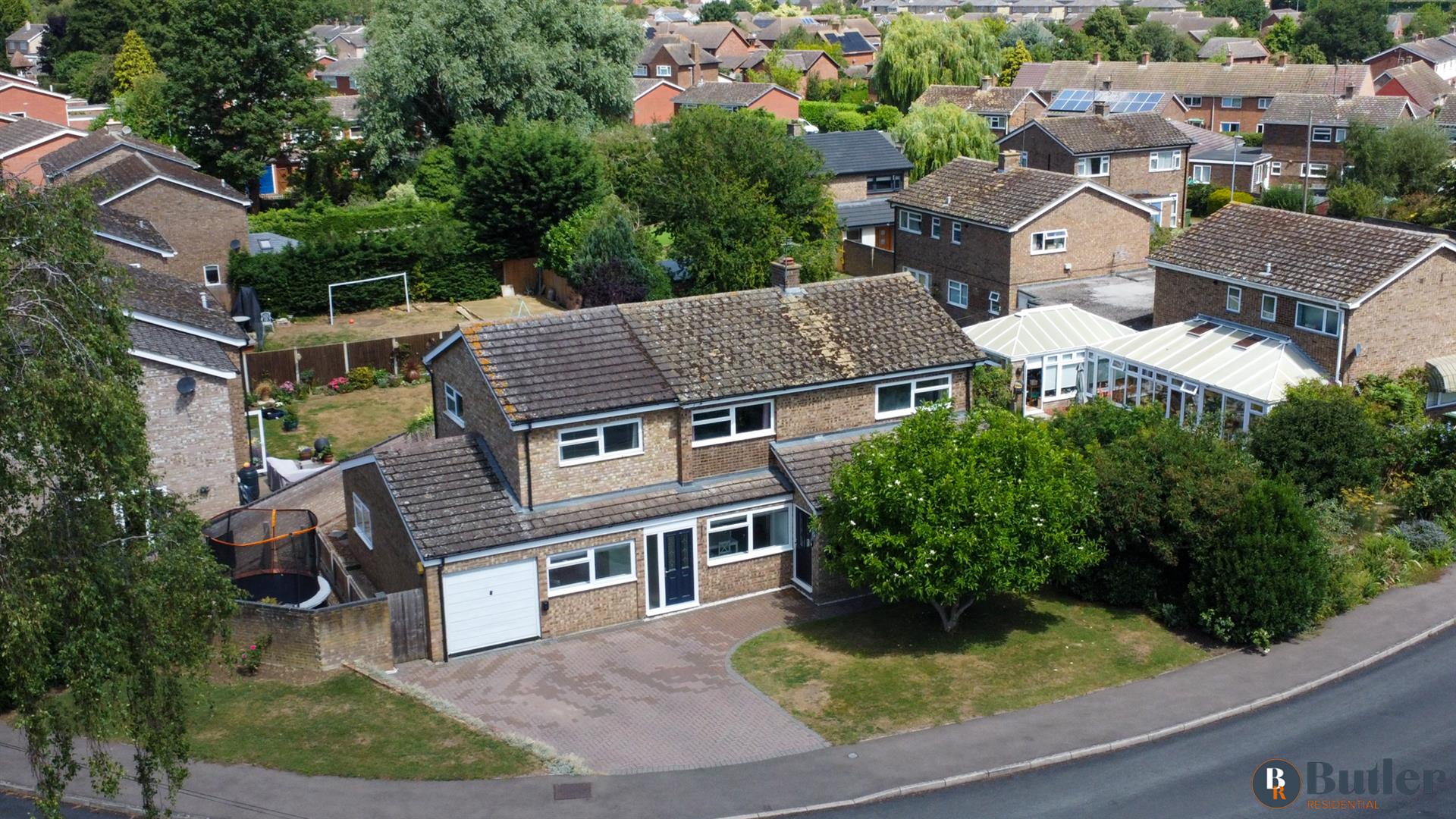 5 bed detached house for sale in Springfield Close, St. Neots, PE19