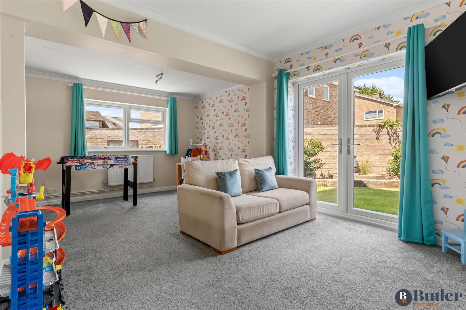 5 bed detached house for sale in Springfield Close, St. Neots  - Property Image 29