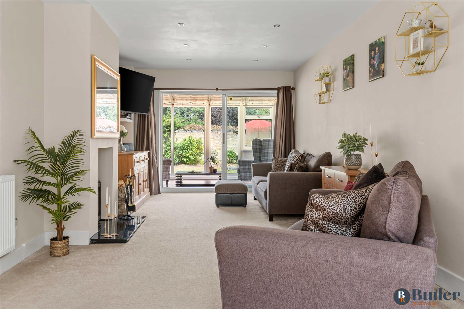 5 bed detached house for sale in Springfield Close, St. Neots  - Property Image 4