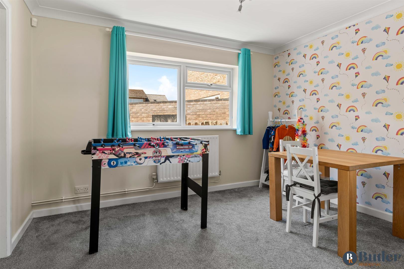 5 bed detached house for sale in Springfield Close, St. Neots  - Property Image 33