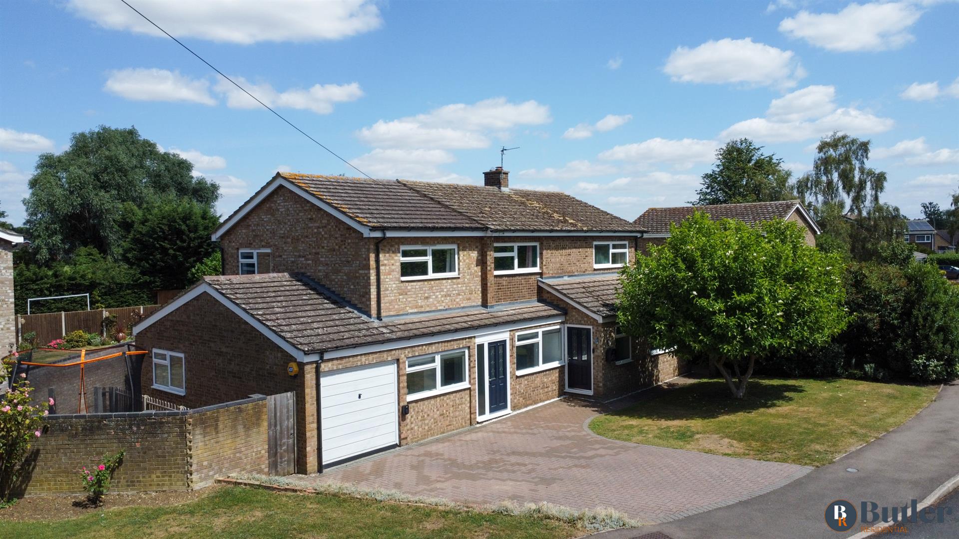 5 bed detached house for sale in Springfield Close, St. Neots, PE19