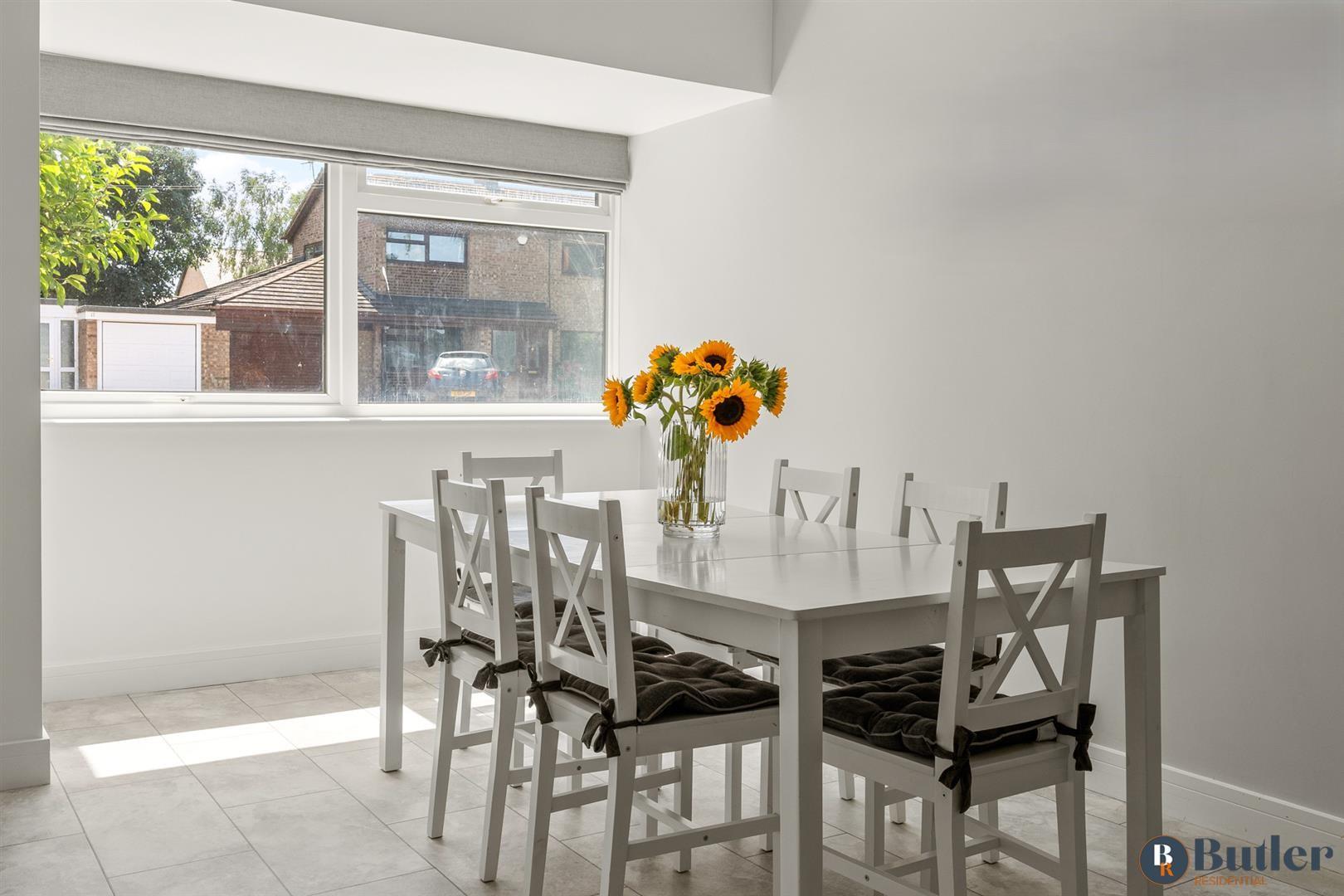 5 bed detached house for sale in Springfield Close, St. Neots  - Property Image 25