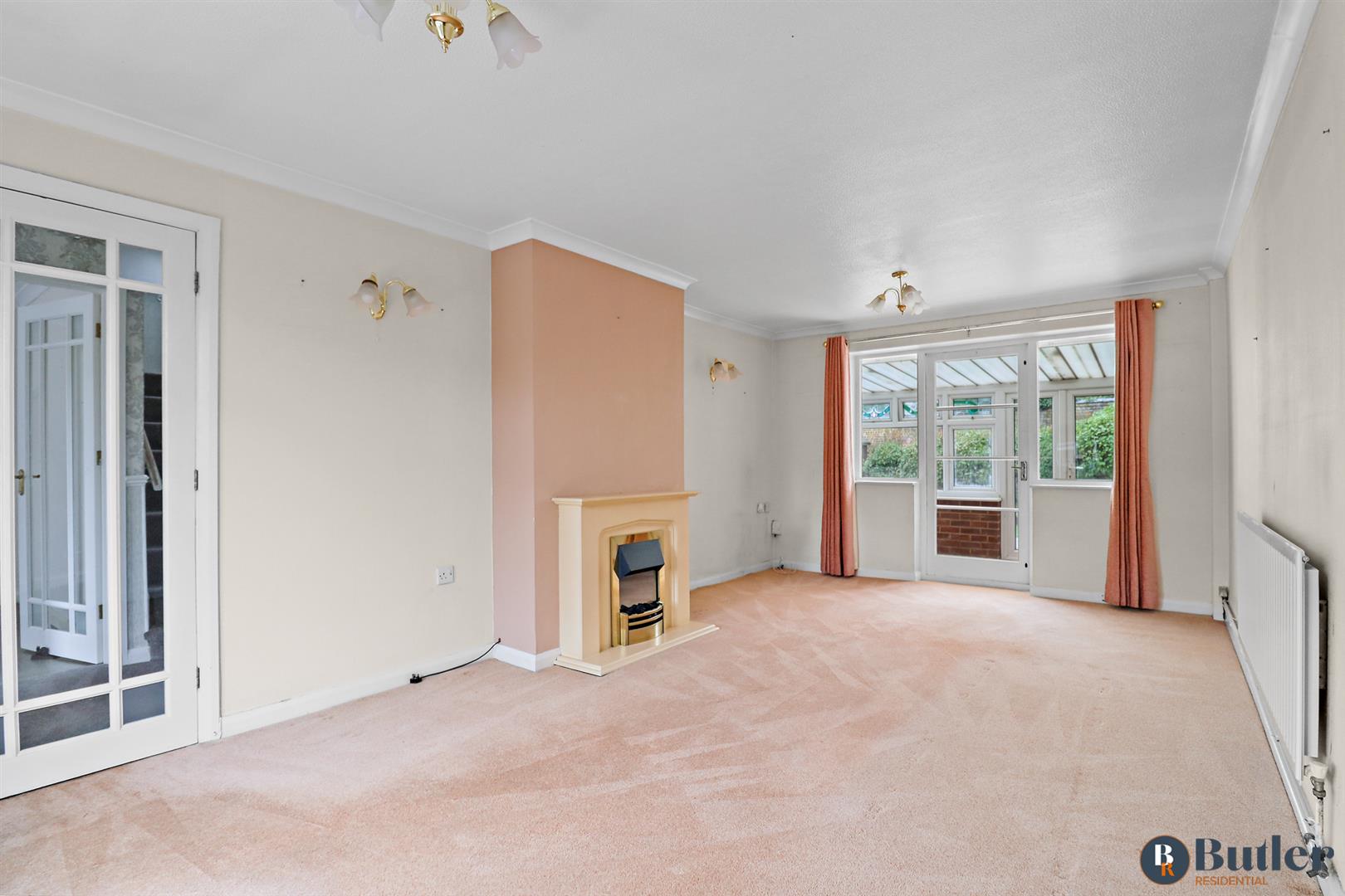 2 bed semi-detached house for sale in Orchard Crescent, Stevenage  - Property Image 9