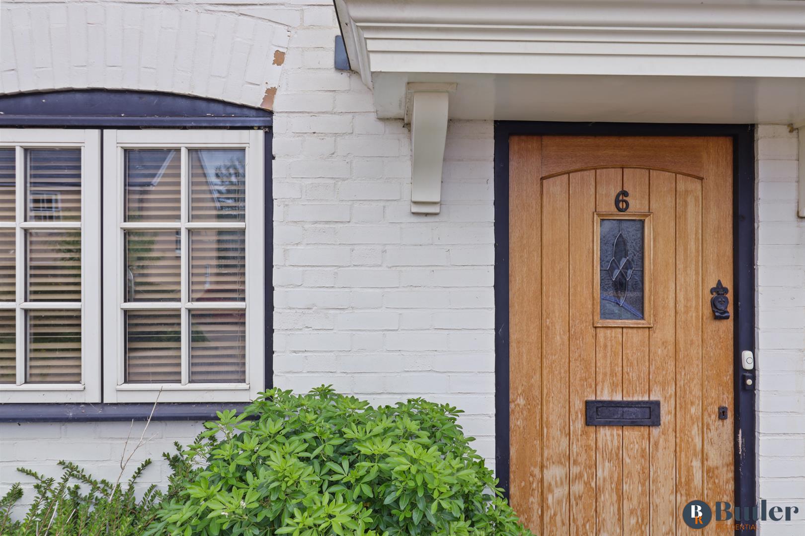 2 bed terraced house for sale in Three Tuns Close, Arlesey 1