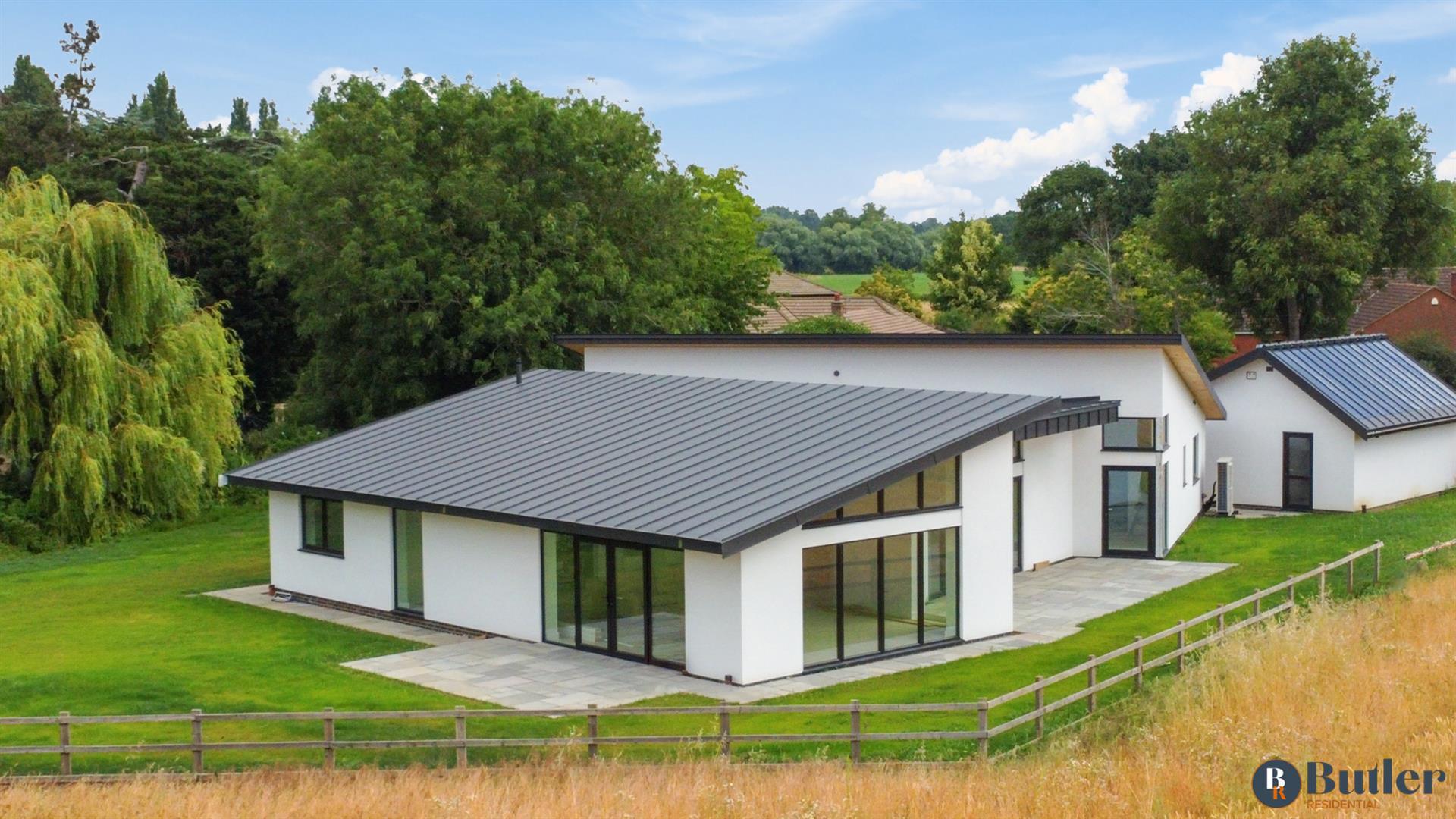 4 bed detached bungalow for sale in Grange View, Blunham 2