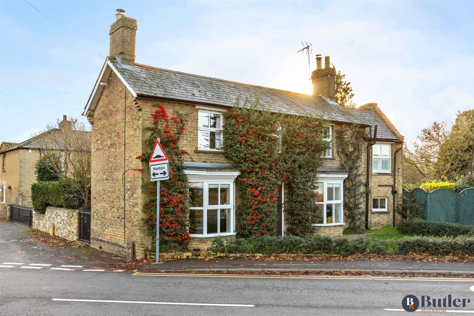 5 bed detached house for sale in Church Street, St. Neots  - Property Image 3