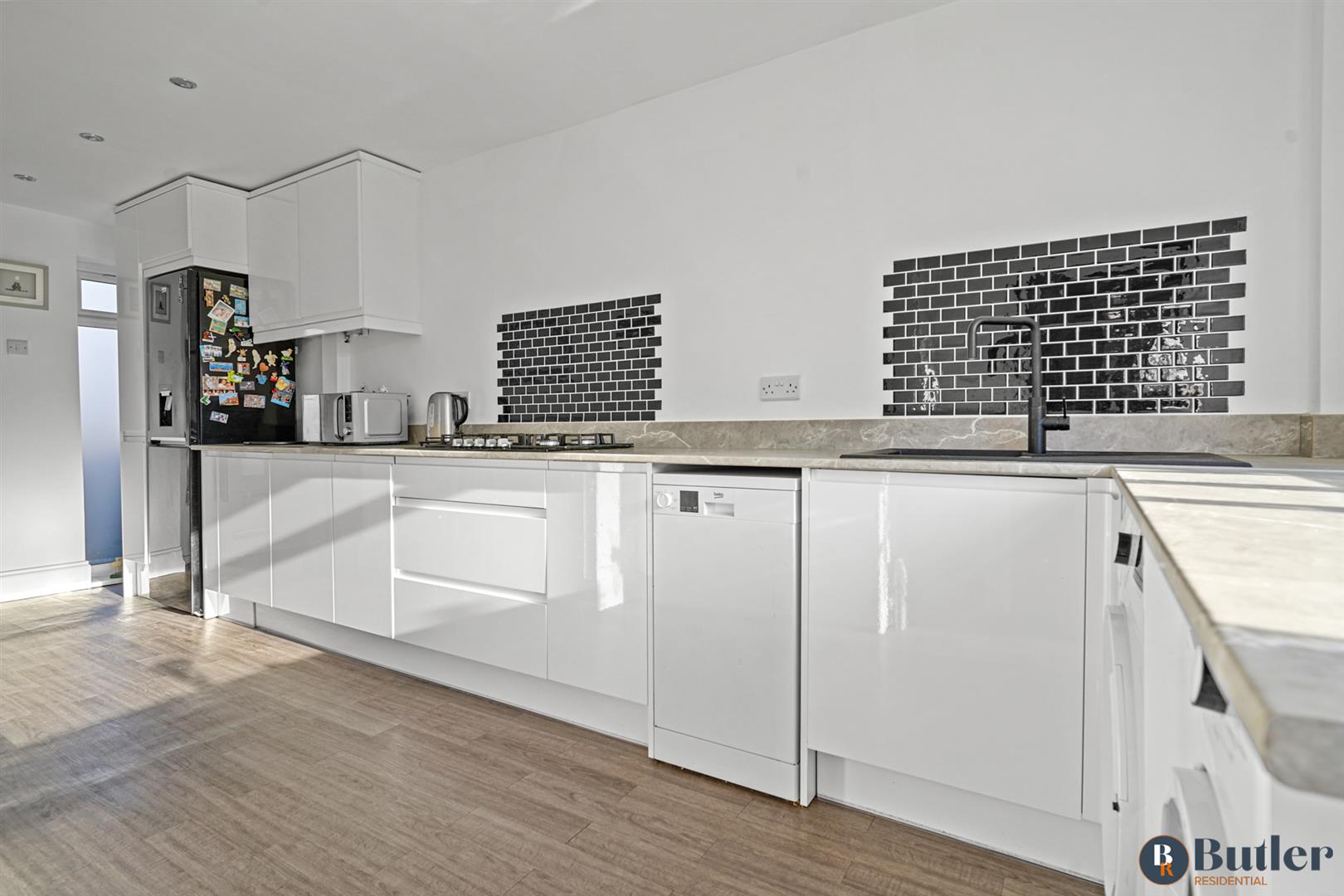 3 bed terraced house for sale in Marymead Drive, Stevenage  - Property Image 5