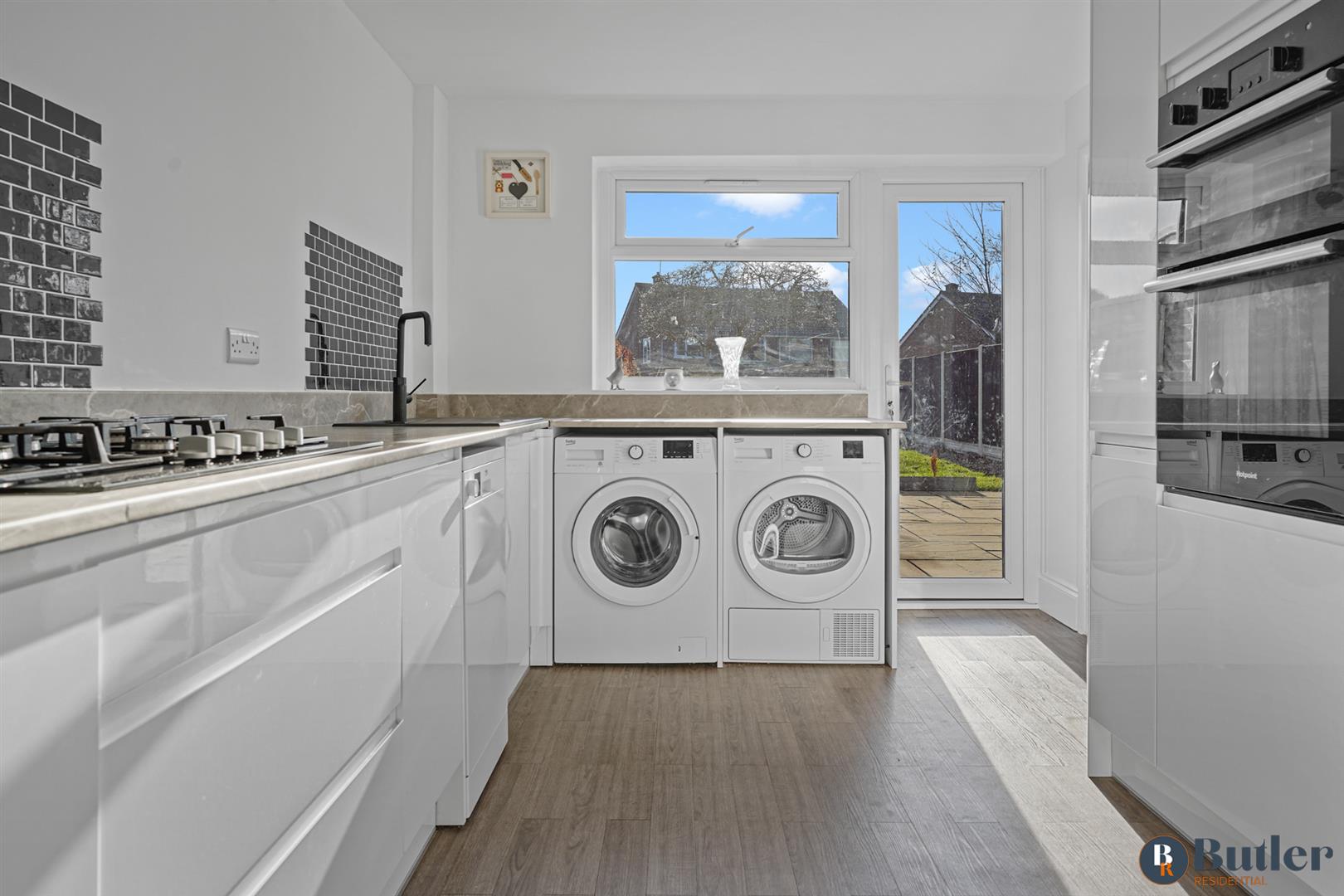 3 bed terraced house for sale in Marymead Drive, Stevenage 3