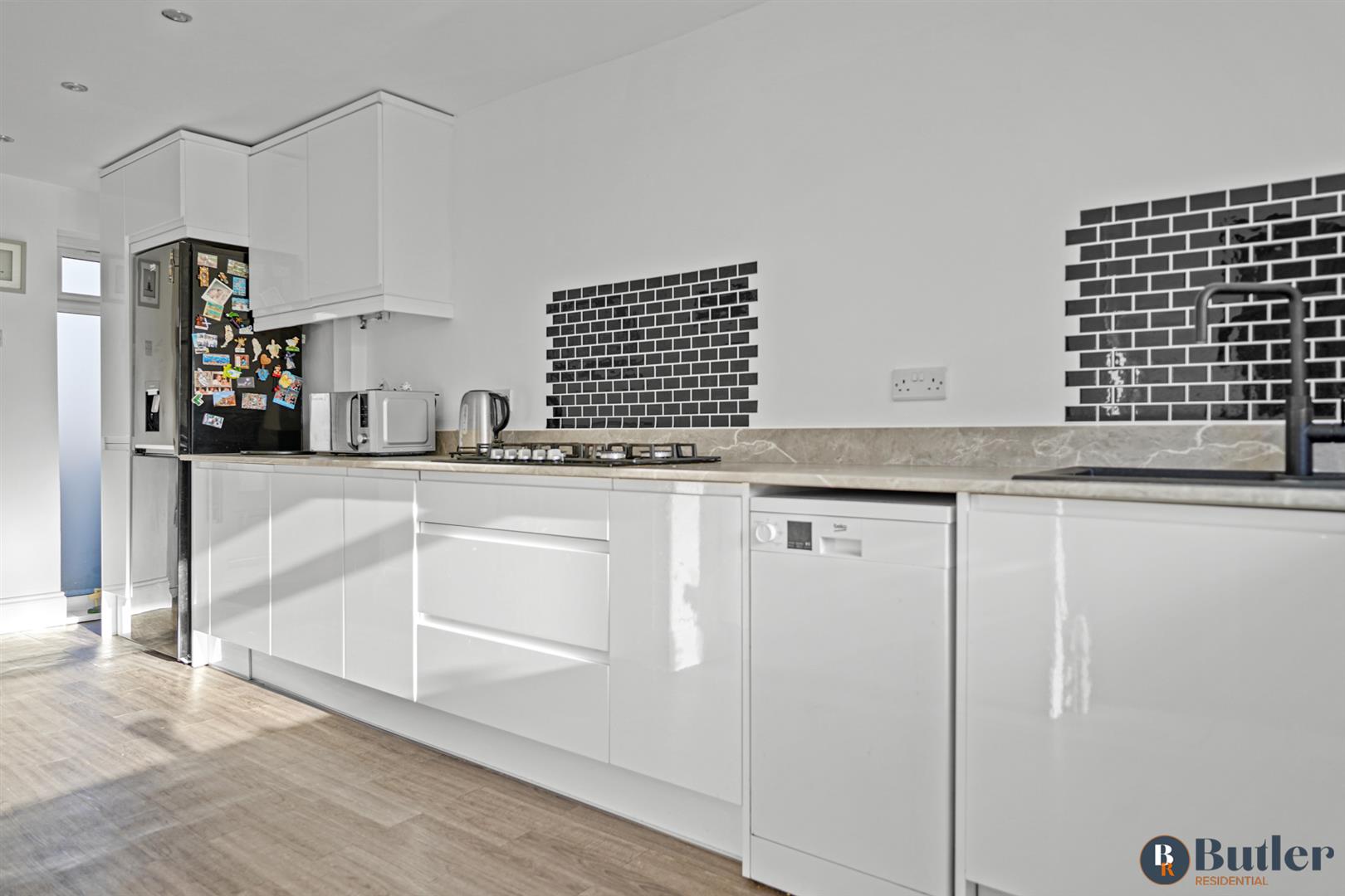 3 bed terraced house for sale in Marymead Drive, Stevenage 5