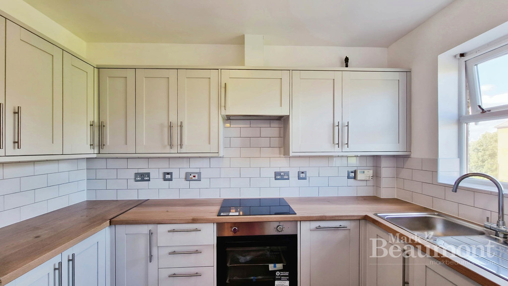 2 bed flat to rent in Stainton Road, London  - Property Image 1