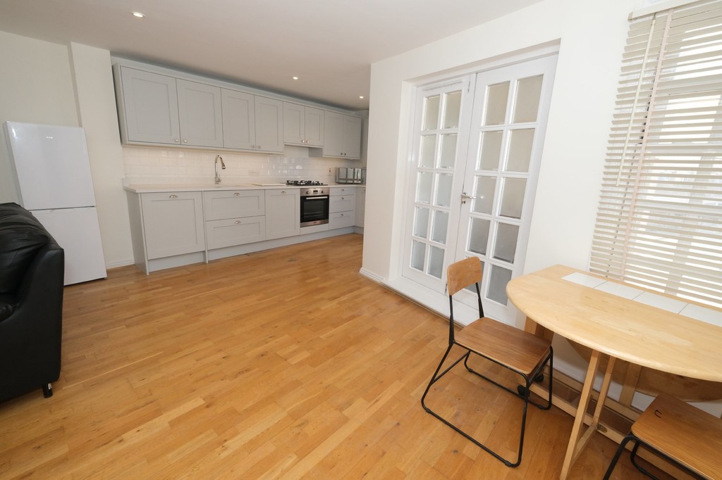 2 bed flat to rent in Piano Studios 1