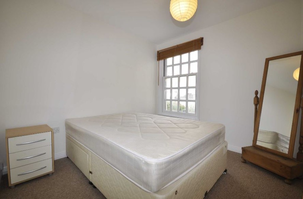 2 bed flat to rent in Piano Studios 9