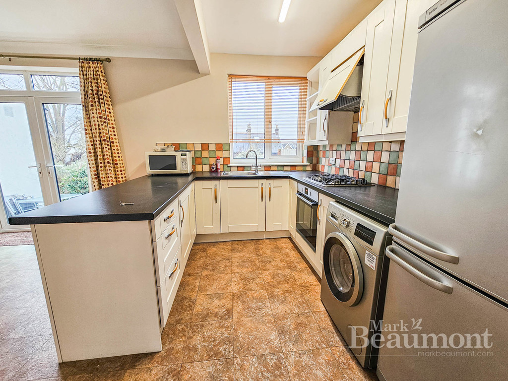 3 bed terraced house to rent in Embleton Road, Ladywell  - Property Image 6