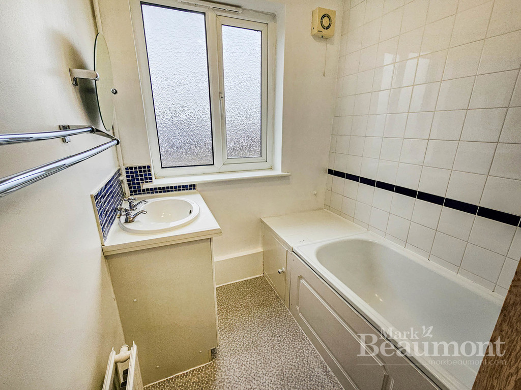 3 bed terraced house to rent in Embleton Road, Ladywell  - Property Image 11