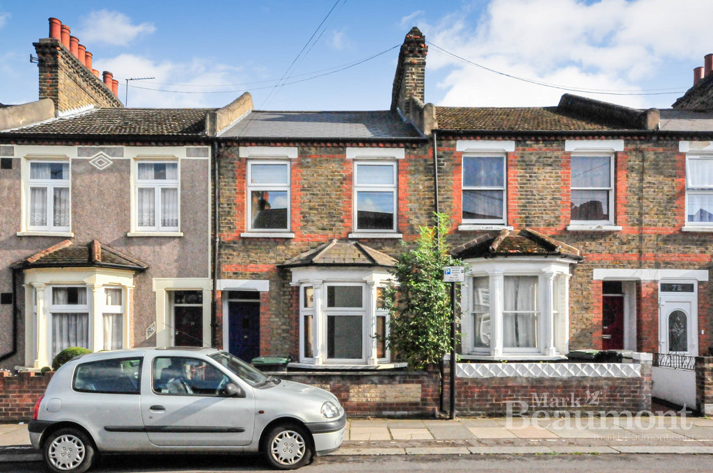 TO LET: 2/3 bedroom Victorian terraced house, around the corner from Hither Green Village & Station. Available: 5th April. #AskBeaumont