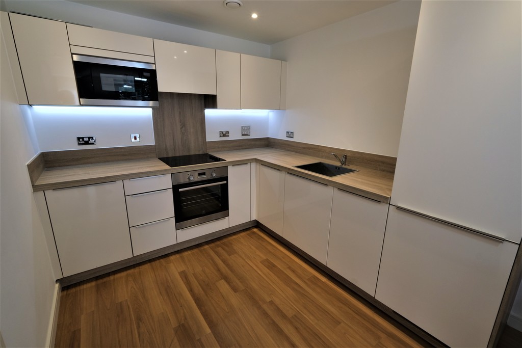 1 bed flat to rent in Roma Corte, Lewisham - Property Image 1
