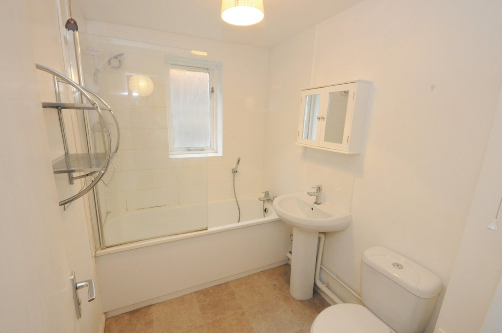 2 bed flat to rent in Armoury Road, Deptford 4
