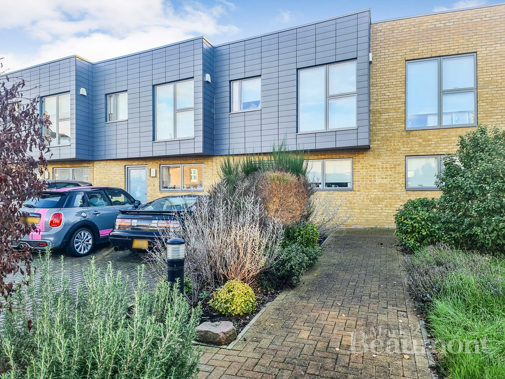 3 bed terraced house to rent in Williams Mews, Brockley - Property Image 1