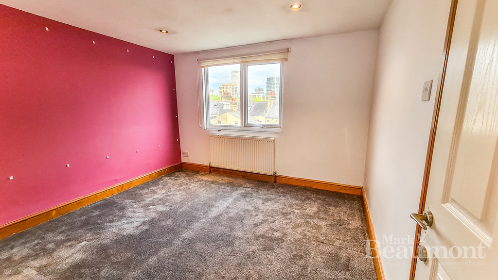 4 bed end of terrace house for sale in Ermine Road, Lewisham 9