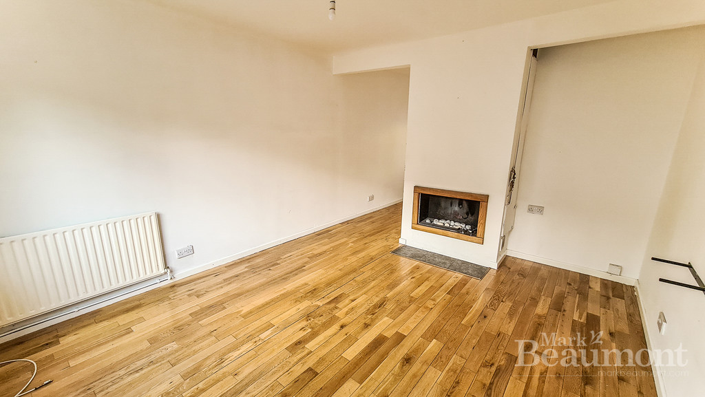 4 bed end of terrace house for sale in Ermine Road, Lewisham 1