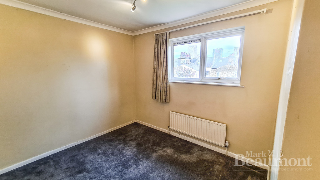 4 bed end of terrace house for sale in Ermine Road, Lewisham 3