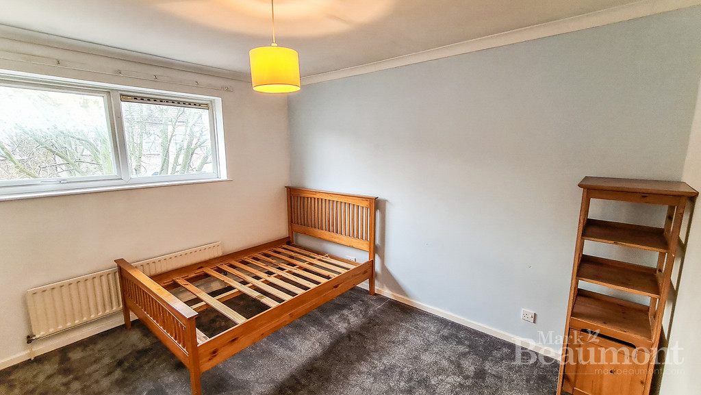 4 bed end of terrace house for sale in Ermine Road, Lewisham 4
