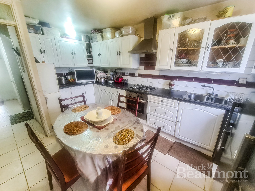 4 bed town house for sale in College Park Close, London  - Property Image 5